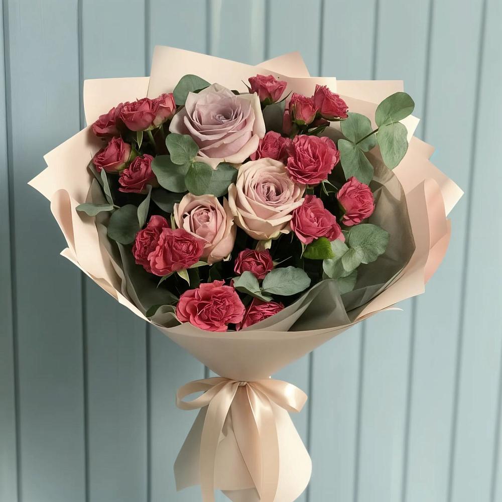 Букет цветов из: Гвоздики и Розы в Пашию