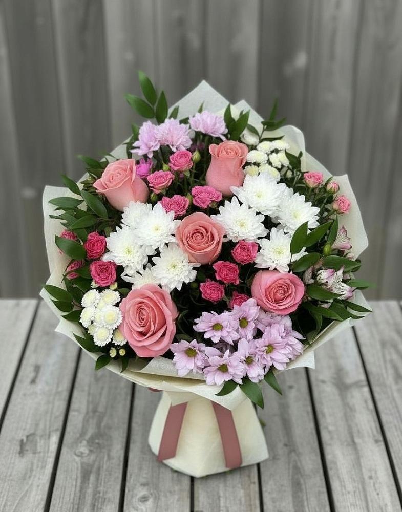 Букет цветов из: Альстромерии, Гвоздики, Розы и Хризантемы в Пашию