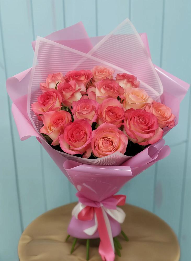 Букет 15 Розовых роз Равель в Пашию