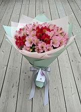 Букет цветов из:  Альстромерии #REPLACE_PRED# Пашию