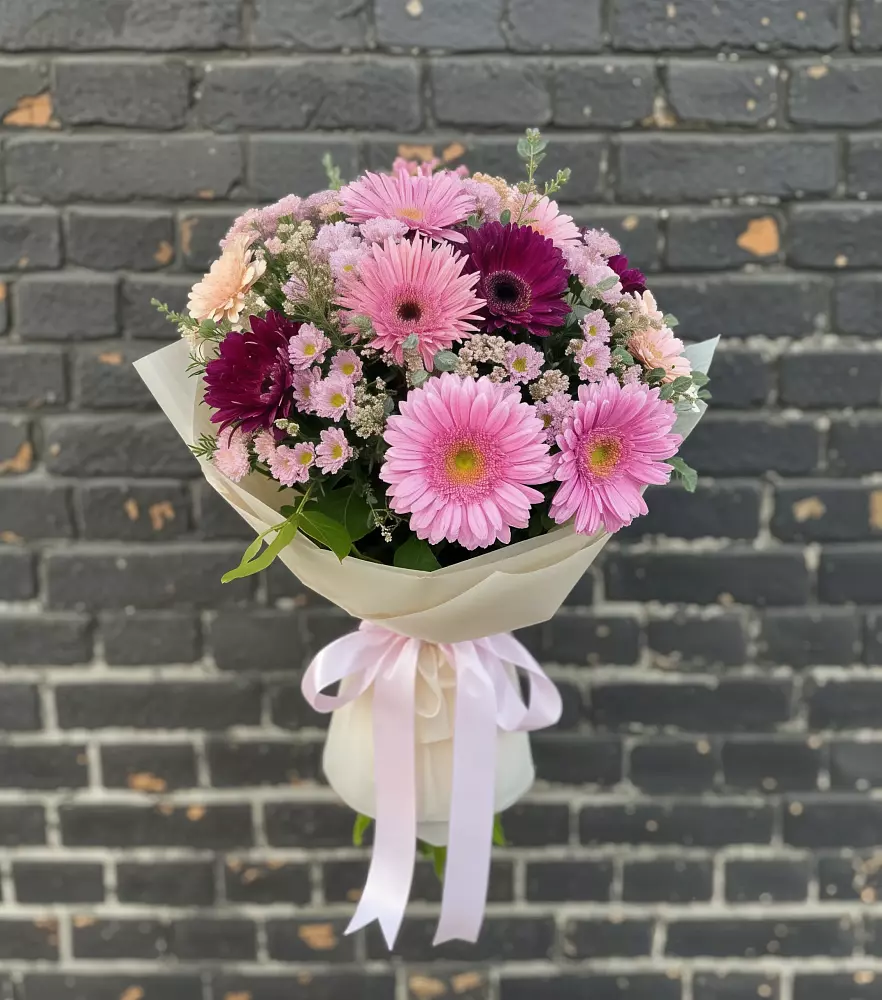Букет цветов из: Герберы и Хризантемы в Пашию