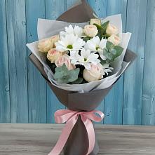Букет цветов из:  Хризантемы и Розы в Пашию