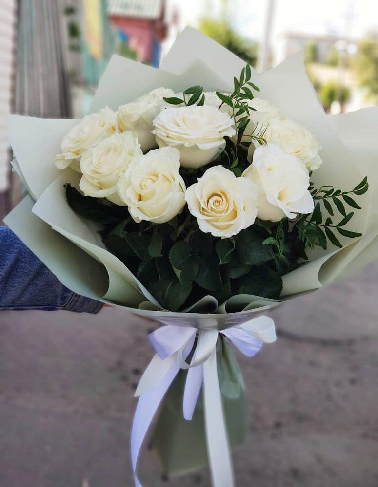 Букет Белые розы Проуд в Пашию