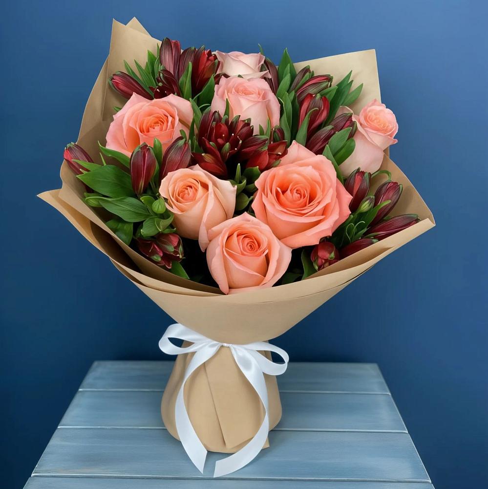 Букет цветов из: Розы и Альстромерии в Пашию