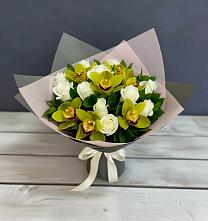 Букет цветов из:  Орхидеи и Розы в Пашию