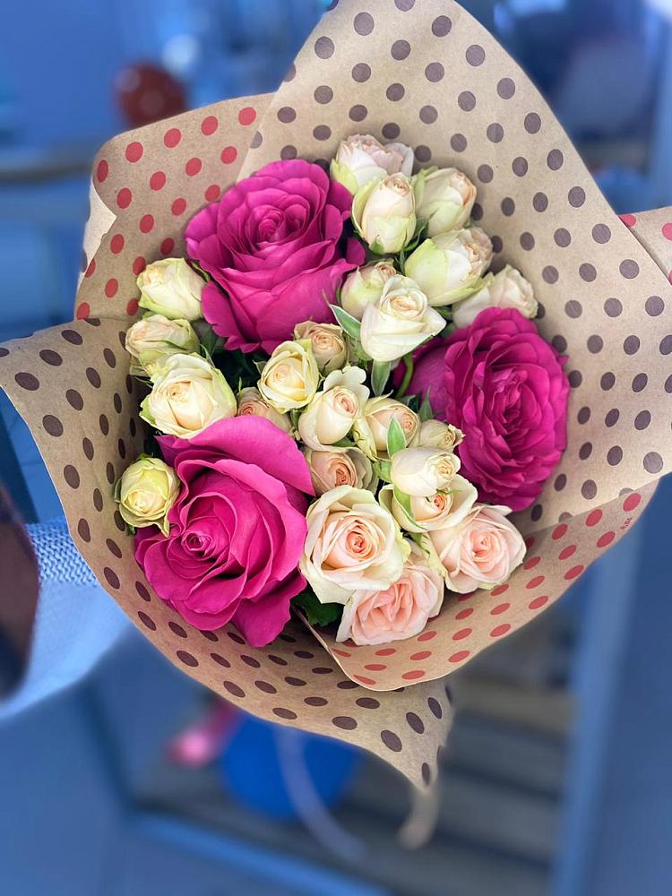 Букет цветов из: Розы в Пашию