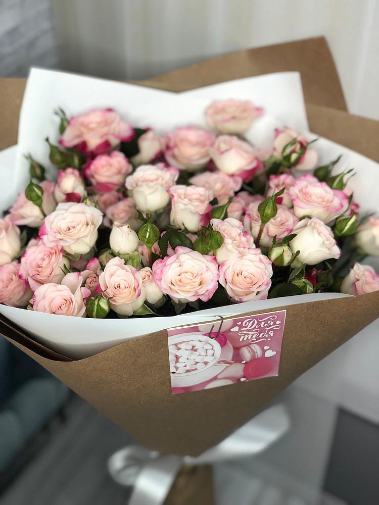 Букет цветов из: Розы в Пашию