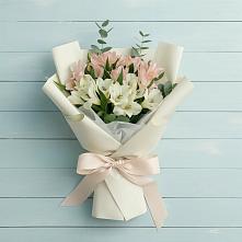 Букет цветов из:  Альстромерии в Пашию