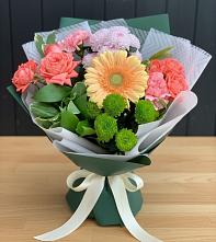 Букет цветов из:  Гвоздики, Розы, Герберы и Хризантемы в Пашию