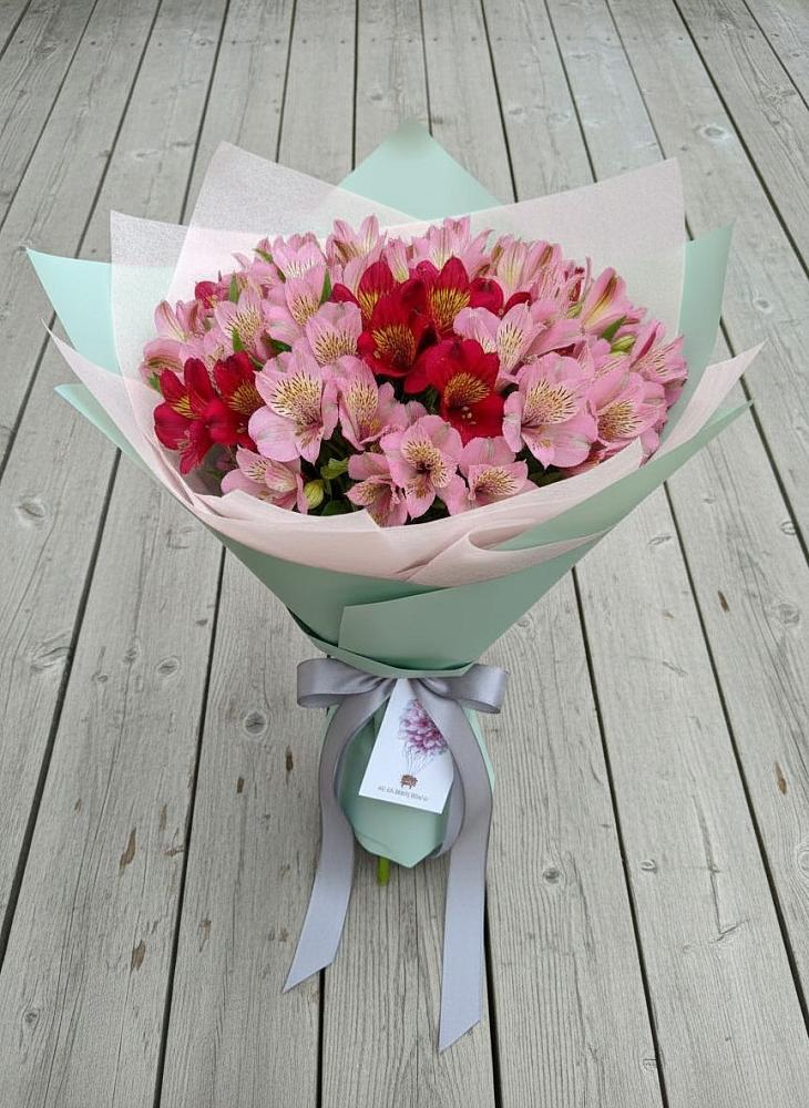 Букет цветов из: Альстромерии в Пашию