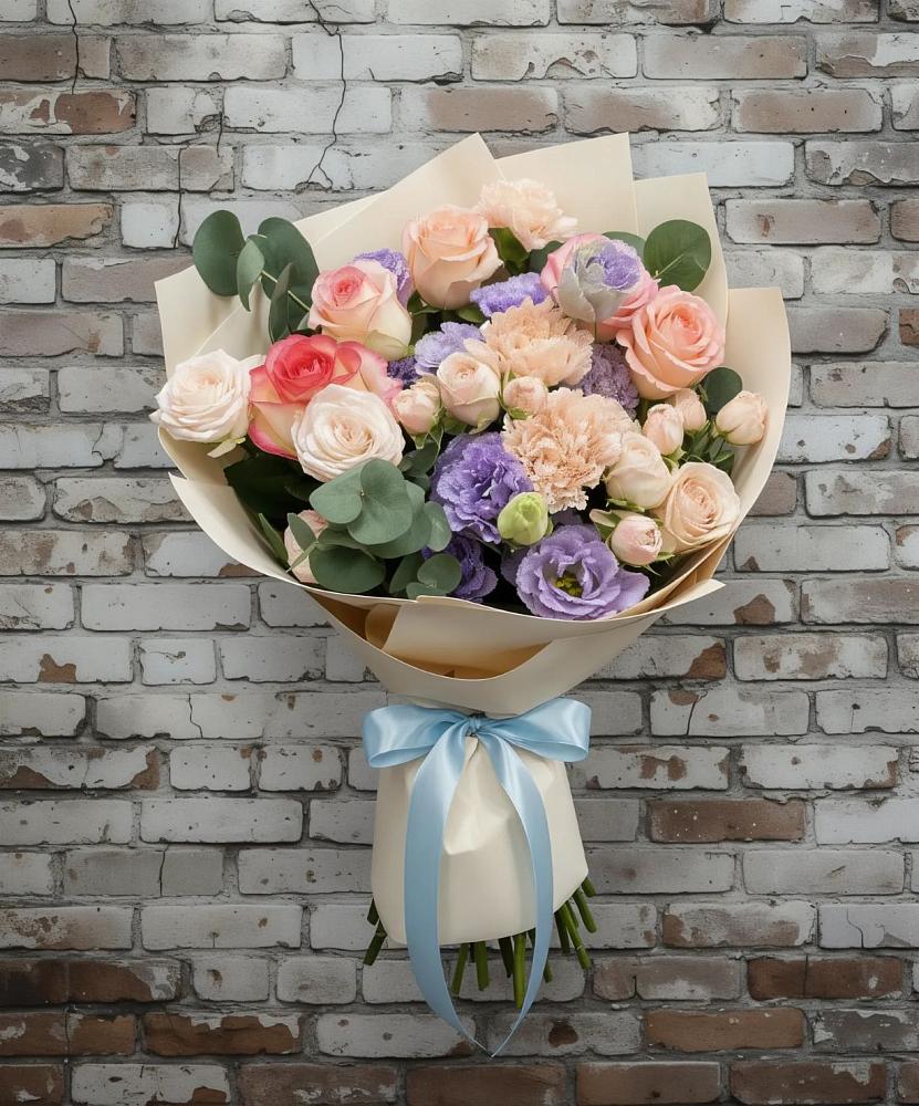 Букет цветов из: Розы, Лизиантусы и Гвоздики в Пашию