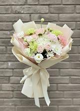 Букет цветов из:  Гвоздики, Розы, Лизиантусы и Хризантемы в Пашию