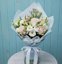 Букет цветов из:  Розы и Лизиантусы в Пашию