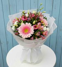 Букет цветов из:  Герберы, Альстромерии и Лизиантусы в Пашию