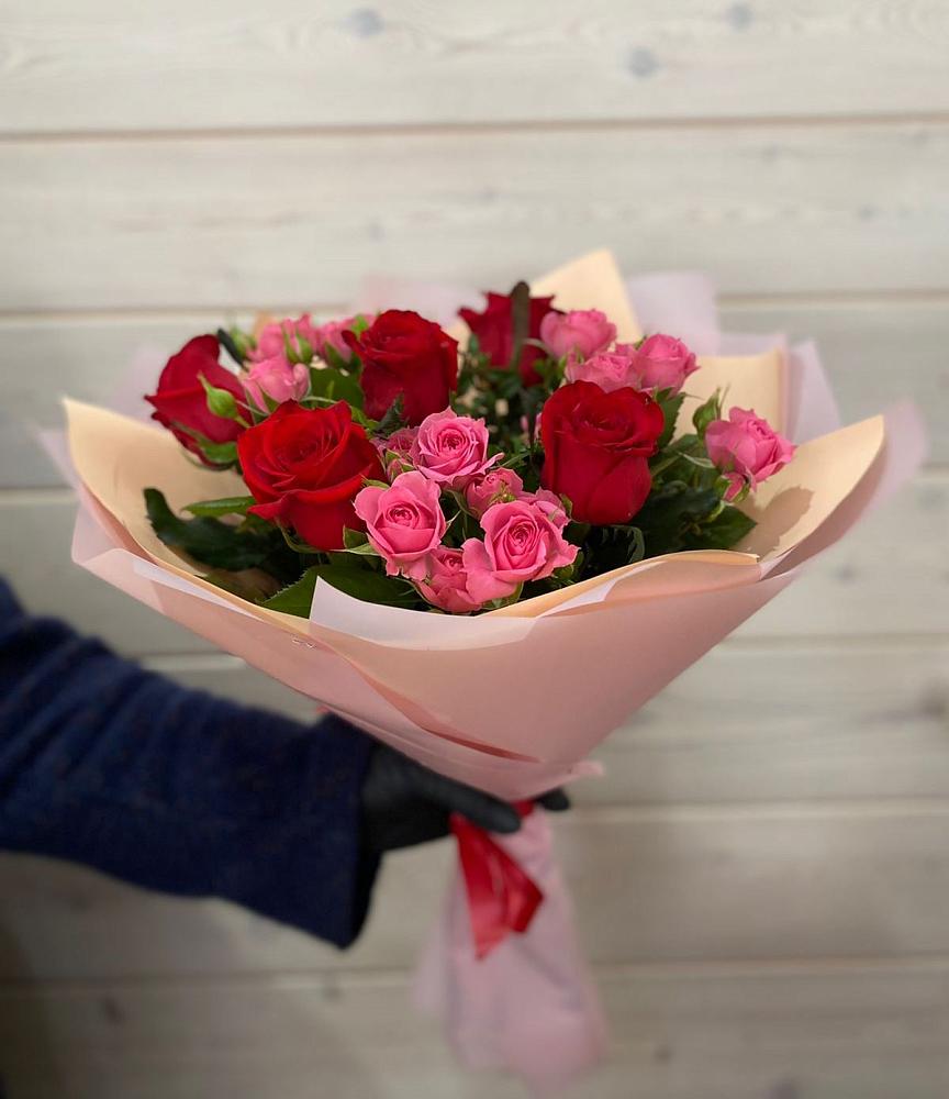 Букет цветов из: Розы в Пашию