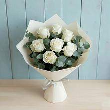 Букет Белые розы в Эвкалипте в Пашию