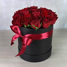 Цветочная композиция из Розы в шляпной коробке #REPLACE_PRED# Пашию