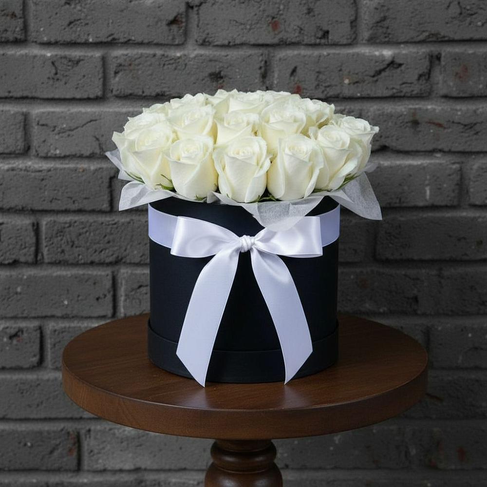 Цветочная композиция из Розы в шляпной коробке в Пашию