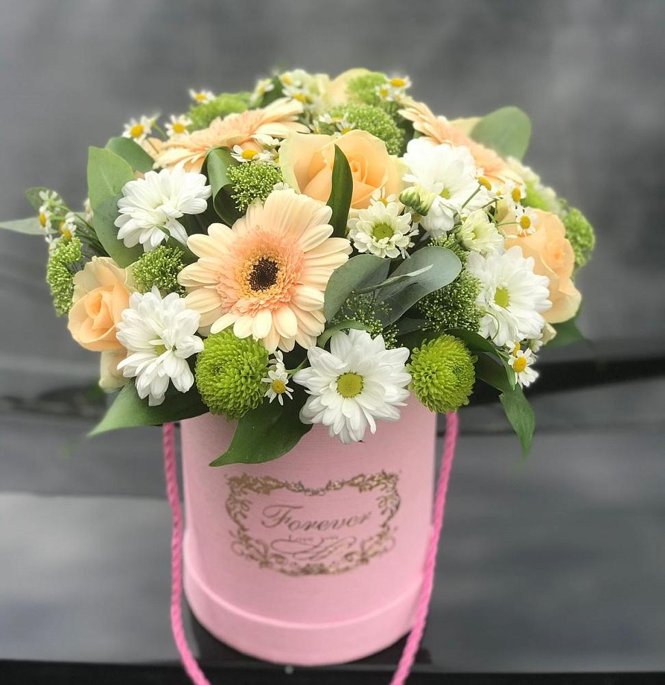 Цветочная композиция из Розы, Герберы и Хризантемы в шляпной коробке в Пашию