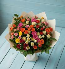 Букет Микс из разноцветных кустовых роз в Пашию