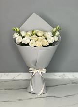 Букет цветов из:  Розы и Лизиантусы в Пашию